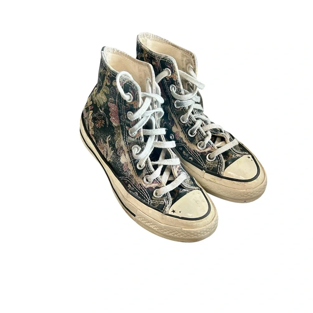 Chuck Taylor Black High Fall Floral High Top Sneakers Size 4.5